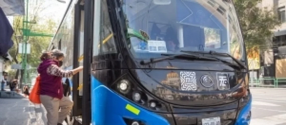 BusXTrolebusXBlueXPassengerXBoardingXMexicoXCityXCDMX_2020-10